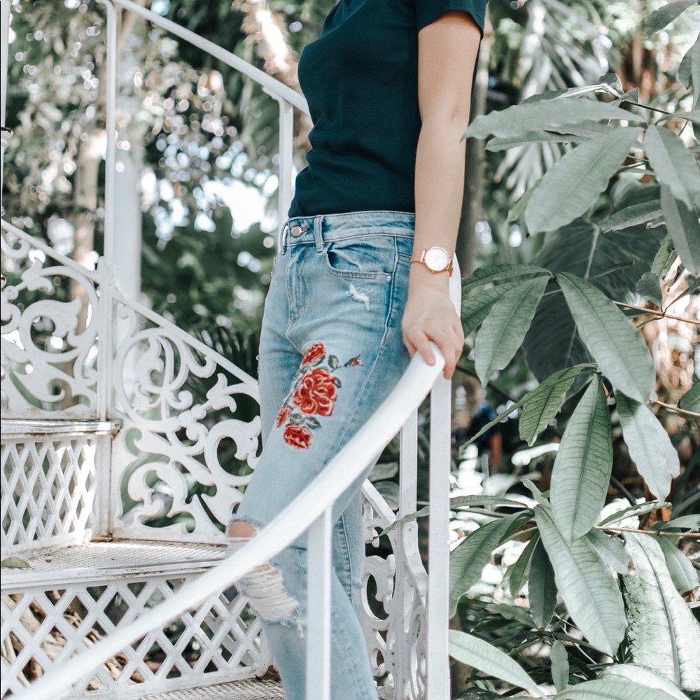 Zara Distressed Embroidered Floral Jeans US 2